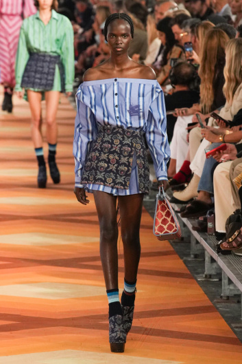 Fotoservizio/SS 2023/WOMEN/SFILATA/ETRO/DP2/8