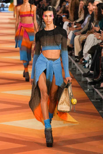 Fotoservizio/SS 2023/WOMEN/SFILATA/ETRO/DP2/1