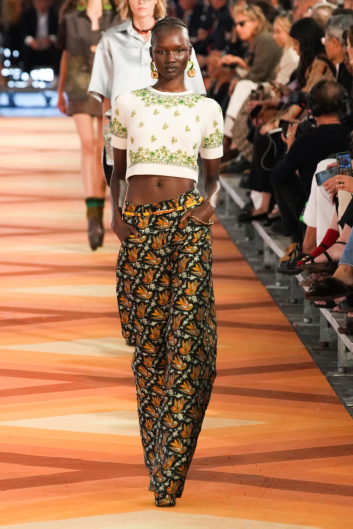 Fotoservizio/SS 2023/WOMEN/SFILATA/ETRO/DP2/16