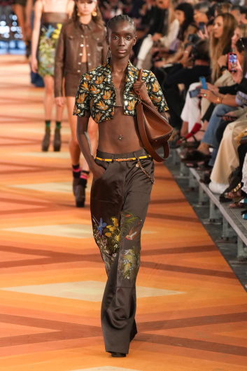 Fotoservizio/SS 2023/WOMEN/SFILATA/ETRO/DP2/1