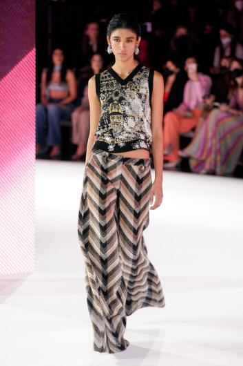 Fotoservizio/FW 22-23/WOMEN/SFILATA/MISSONI/DP2/4