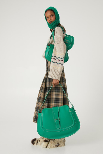 Fotoservizio/FW 22-23/WOMEN/PRESENTAZIONE/BEATRICE .B/DP2/22
