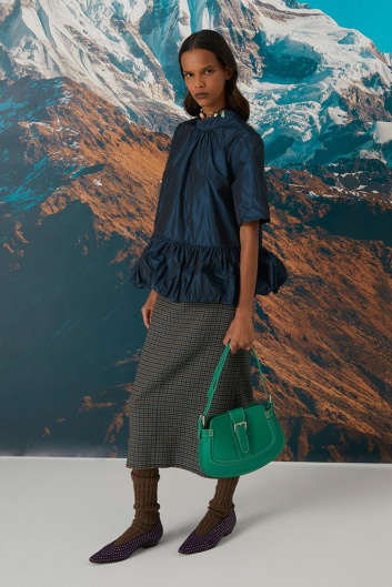 Fotoservizio/FW 22-23/WOMEN/PRESENTAZIONE/BEATRICE .B/DP2/24