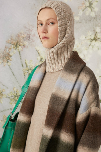 Fotoservizio/FW 22-23/WOMEN/PRESENTAZIONE/BEATRICE .B/DP2/16