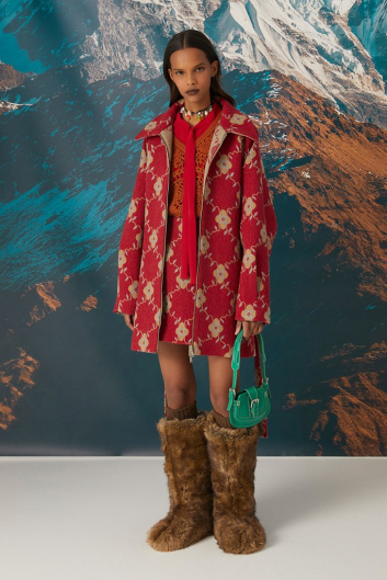 Fotoservizio/FW 22-23/WOMEN/PRESENTAZIONE/BEATRICE .B/DP2/18