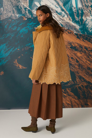 Fotoservizio/FW 22-23/WOMEN/PRESENTAZIONE/BEATRICE .B/DP2/33