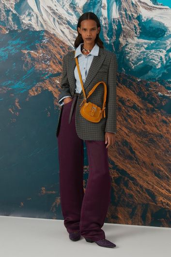Fotoservizio/FW 22-23/WOMEN/PRESENTAZIONE/BEATRICE .B/DP2/27