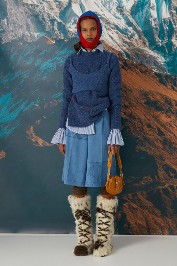 Fotoservizio/FW 22-23/WOMEN/PRESENTAZIONE/BEATRICE .B/DP2/40
