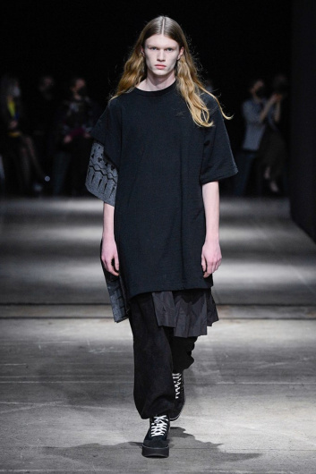 Fotoservizio/FW 22-23/WOMEN/SFILATA/ONITSUKA TIGER/DP2/5