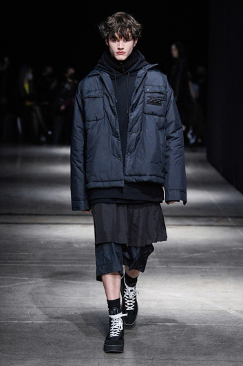 Fotoservizio/FW 22-23/WOMEN/SFILATA/ONITSUKA TIGER/DP2/12