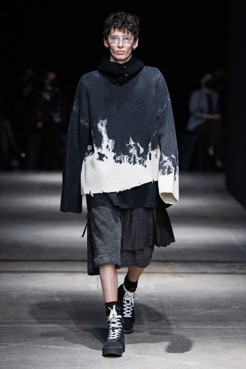Fotoservizio/FW 22-23/WOMEN/SFILATA/ONITSUKA TIGER/DP2/22
