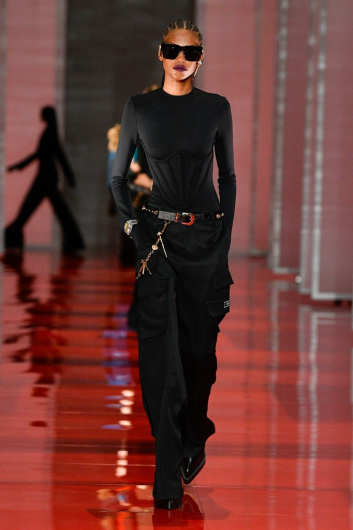 Fotoservizio/FW 22-23/WOMEN/SFILATA/VERSACE/DP2/3
