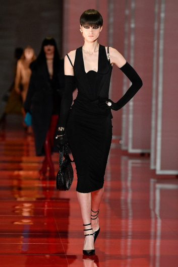 Fotoservizio/FW 22-23/WOMEN/SFILATA/VERSACE/DP2/4