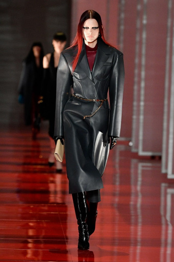 Fotoservizio/FW 22-23/WOMEN/SFILATA/VERSACE/DP2/3