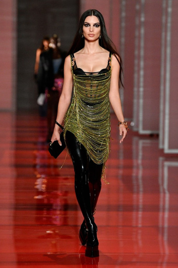 Fotoservizio/FW 22-23/WOMEN/SFILATA/VERSACE/DP2/17