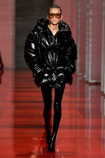Fotoservizio/FW 22-23/WOMEN/SFILATA/VERSACE/DP2/25