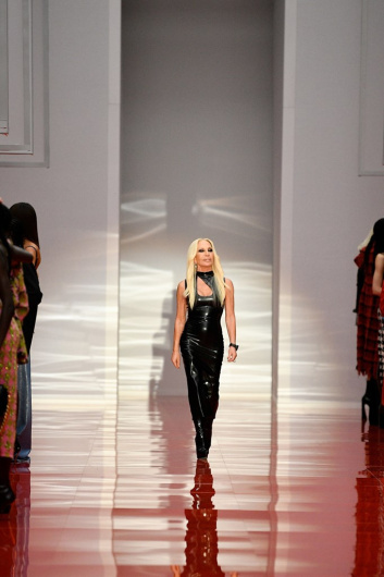 Fotoservizio/FW 22-23/WOMEN/SFILATA/VERSACE/DP2/27