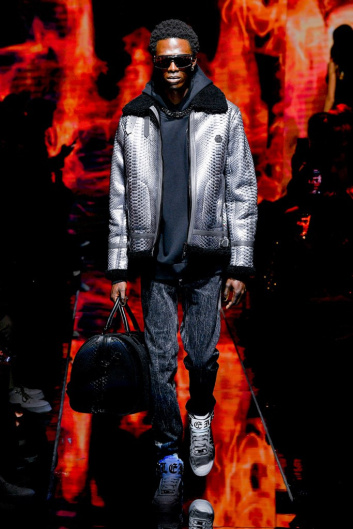 Fotoservizio/FW 22-23/WOMEN/SFILATA/PHILIPP PLEIN/DP2/4