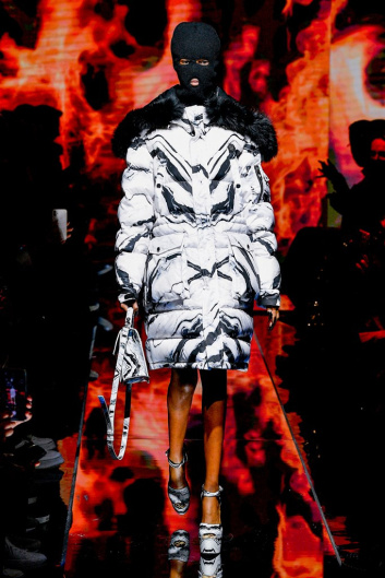 Fotoservizio/FW 22-23/WOMEN/SFILATA/PHILIPP PLEIN/DP2/12