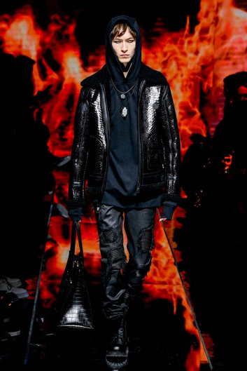 Fotoservizio/FW 22-23/WOMEN/SFILATA/PHILIPP PLEIN/DP2/21