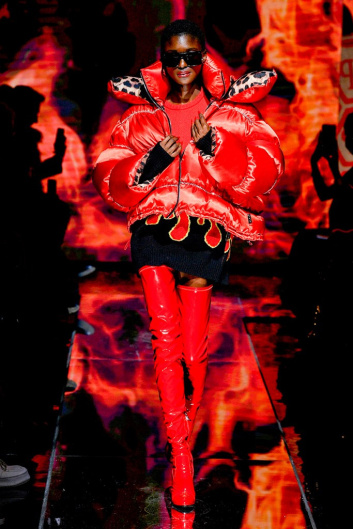 Fotoservizio/FW 22-23/WOMEN/SFILATA/PHILIPP PLEIN/DP2/15
