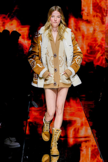 Fotoservizio/FW 22-23/WOMEN/SFILATA/PHILIPP PLEIN/DP2/8