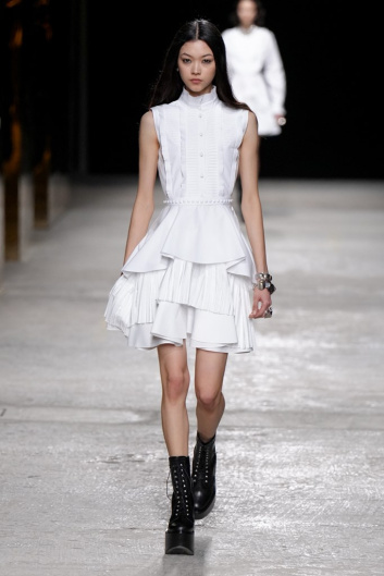 Fotoservizio/FW 22-23/WOMEN/SFILATA/PORTS 1961/DP2/7