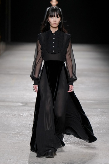 Fotoservizio/FW 22-23/WOMEN/SFILATA/PORTS 1961/DP2/11