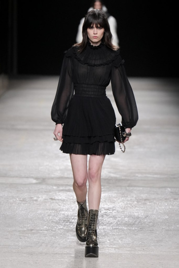 Fotoservizio/FW 22-23/WOMEN/SFILATA/PORTS 1961/DP2/13
