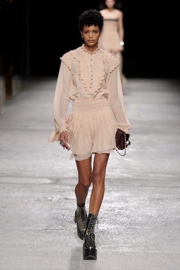 Fotoservizio/FW 22-23/WOMEN/SFILATA/PORTS 1961/DP2/23