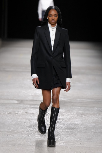 Fotoservizio/FW 22-23/WOMEN/SFILATA/PORTS 1961/DP2/26