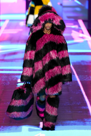 Fotoservizio/FW 22-23/WOMEN/SFILATA/DOLCE & GABBANA/DP2/11