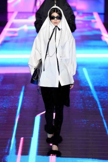 Fotoservizio/FW 22-23/WOMEN/SFILATA/DOLCE & GABBANA/DP2/17