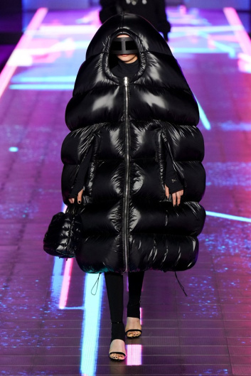 Fotoservizio/FW 22-23/WOMEN/SFILATA/DOLCE & GABBANA/DP2/19
