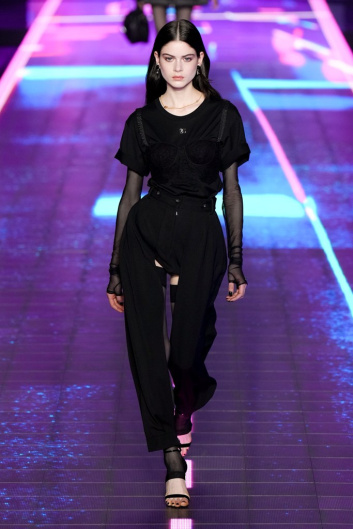 Fotoservizio/FW 22-23/WOMEN/SFILATA/DOLCE & GABBANA/DP2/23
