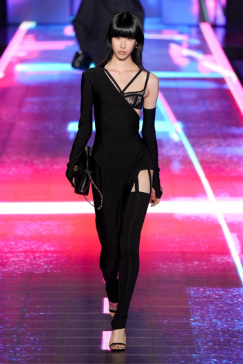 Fotoservizio/FW 22-23/WOMEN/SFILATA/DOLCE & GABBANA/DP2/3