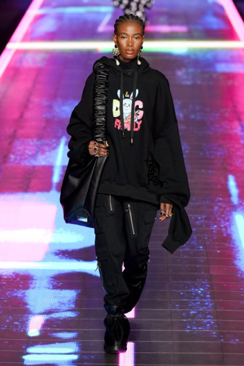 Fotoservizio/FW 22-23/WOMEN/SFILATA/DOLCE & GABBANA/DP2/18