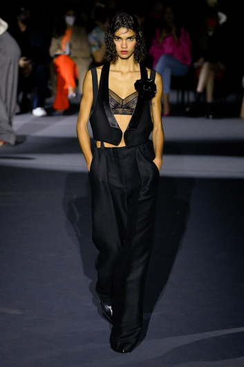 Fotoservizio/FW 22-23/WOMEN/SFILATA/PHILOSOPHY DI LORENZO SERAFINI/DP2/1