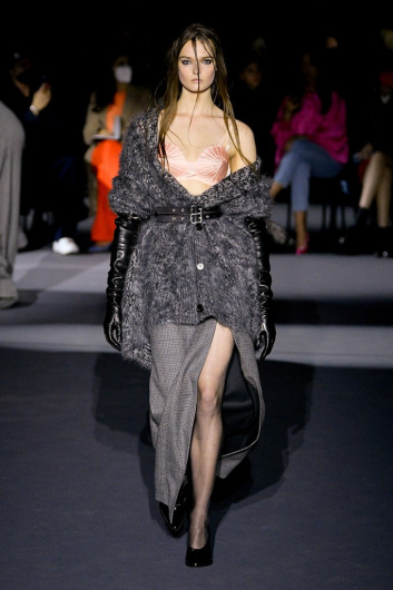 Fotoservizio/FW 22-23/WOMEN/SFILATA/PHILOSOPHY DI LORENZO SERAFINI/DP2/3