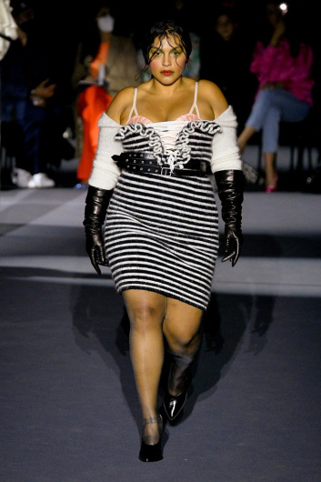 Fotoservizio/FW 22-23/WOMEN/SFILATA/PHILOSOPHY DI LORENZO SERAFINI/DP2/10
