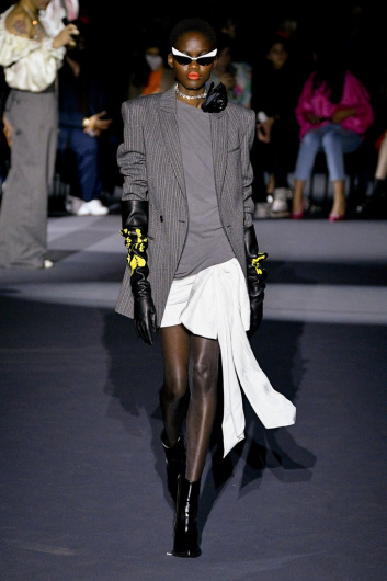 Fotoservizio/FW 22-23/WOMEN/SFILATA/PHILOSOPHY DI LORENZO SERAFINI/DP2/1