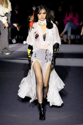 Fotoservizio/FW 22-23/WOMEN/SFILATA/PHILOSOPHY DI LORENZO SERAFINI/DP2/8