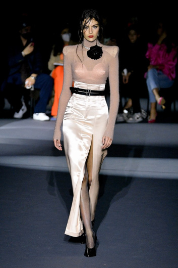 Fotoservizio/FW 22-23/WOMEN/SFILATA/PHILOSOPHY DI LORENZO SERAFINI/DP2/24