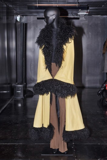 Fotoservizio/FW 22-23/WOMEN/PRESENTAZIONE/RADICA STUDIO/DP2/3