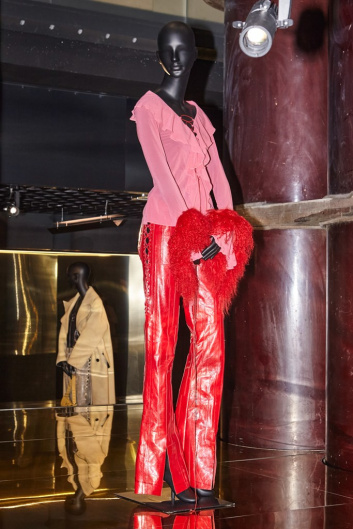 Fotoservizio/FW 22-23/WOMEN/PRESENTAZIONE/RADICA STUDIO/DP2/10