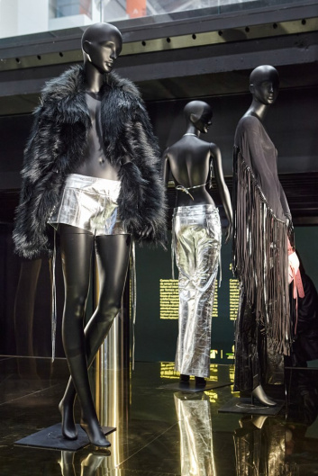 Fotoservizio/FW 22-23/WOMEN/PRESENTAZIONE/RADICA STUDIO/DP2/11