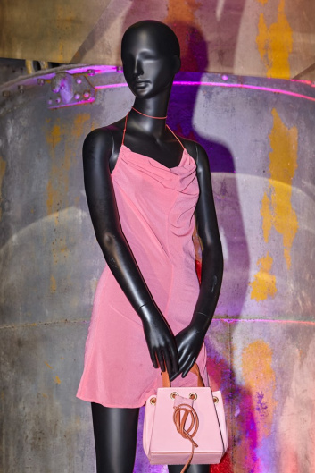 Fotoservizio/FW 22-23/WOMEN/PRESENTAZIONE/RADICA STUDIO/DP2/5