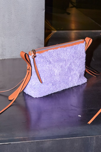 Fotoservizio/FW 22-23/WOMEN/PRESENTAZIONE/RADICA STUDIO/DP2/18