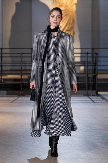 Fotoservizio/FW 22-23/WOMEN/SFILATA/LAURA BIAGIOTTI/DP2/19