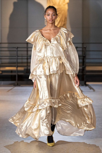 Fotoservizio/FW 22-23/WOMEN/SFILATA/LAURA BIAGIOTTI/DP2/24